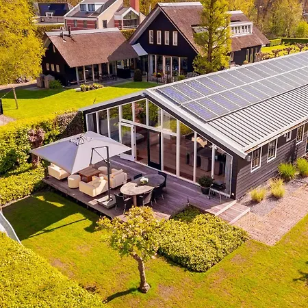 Dom wakacyjny House *