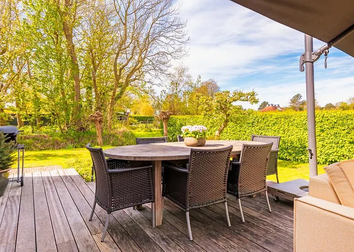 Dom wakacyjny House *